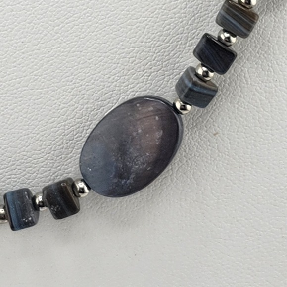 Chaps Dyed Shell‎ Necklace - Picture 2 of 9